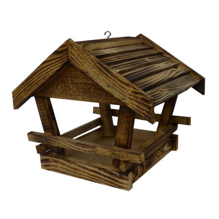 Birdhouse with wicker roof