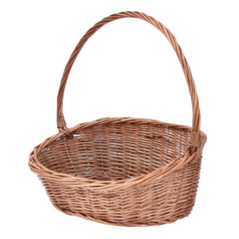 Wicker gift basket, slanted 45