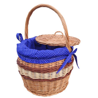 Wicker picnic basket with lining