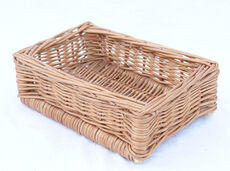 Wicker tray, on pegs 26x18