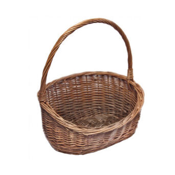 Wicker gift basket, slanted 34